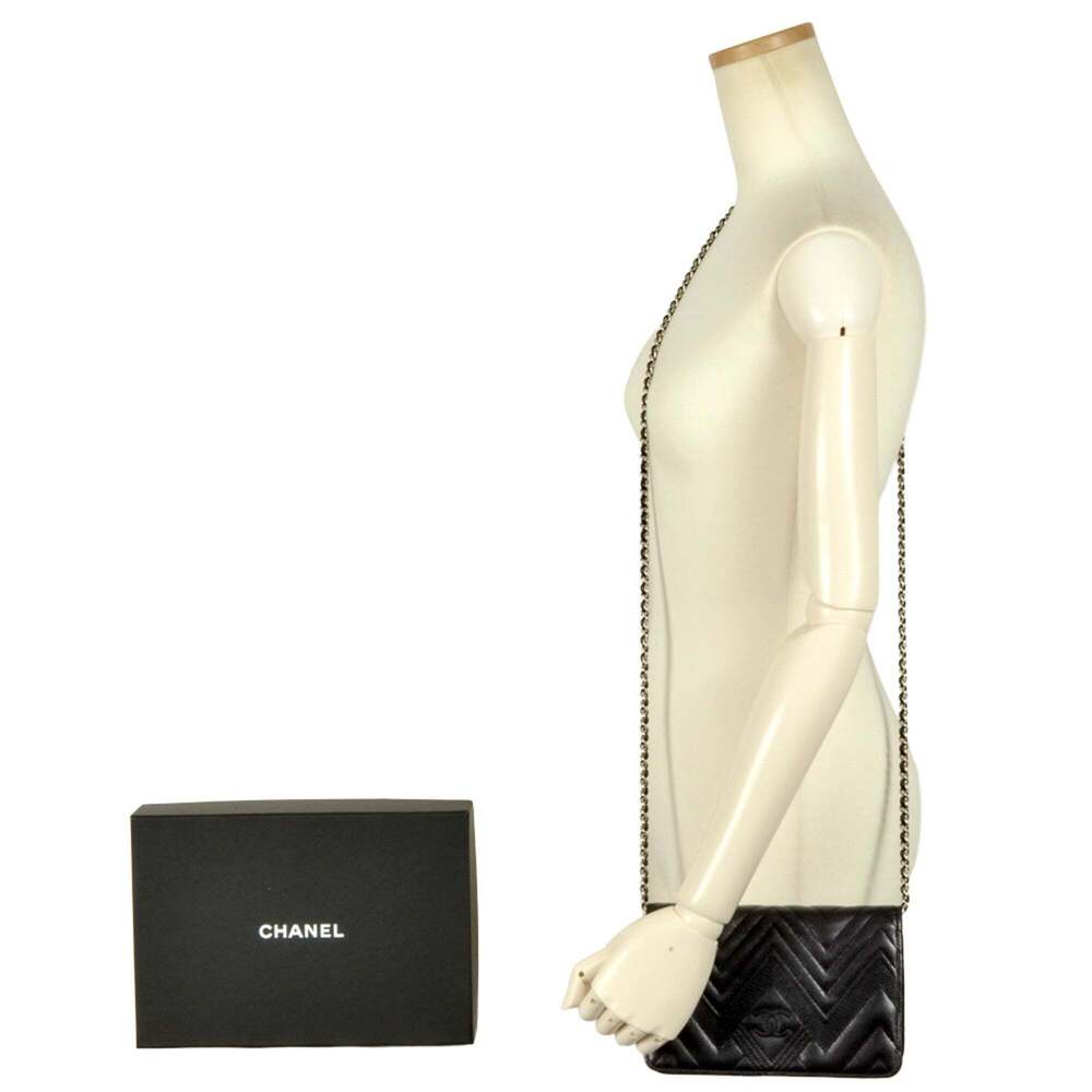 CHANEL Authentic Black Lambskin Leather Logo Wallet - Picture 8 of 9